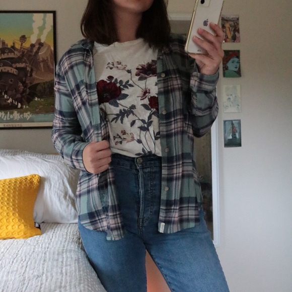bundle!! floral tee and flannel! - Picture 3 of 4